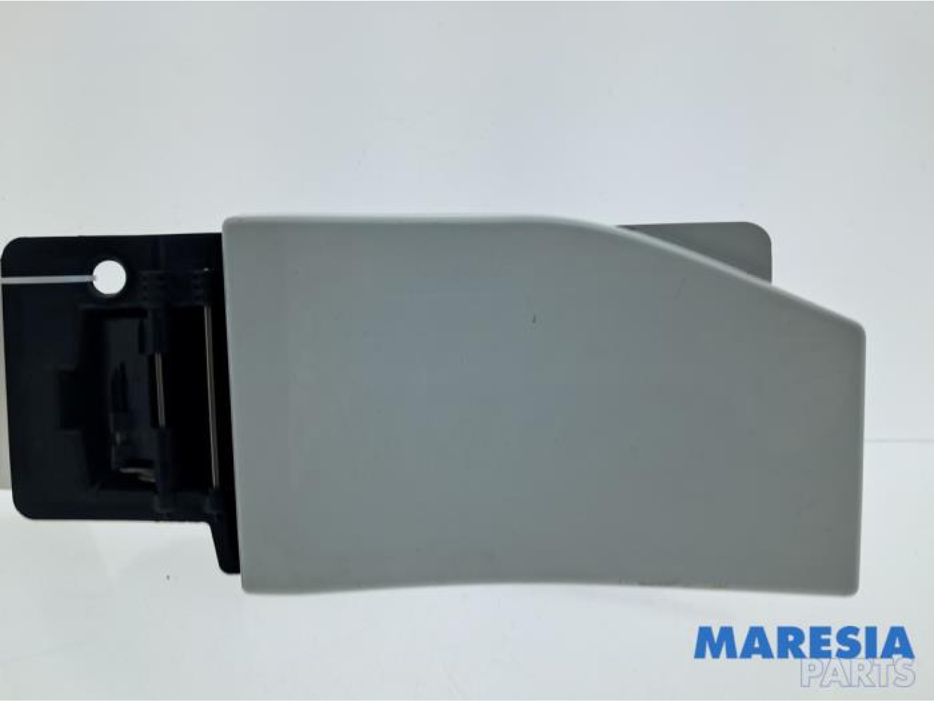 Renault - Trafic - Tank Klep