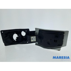 Renault - Trafic - Tank Klep