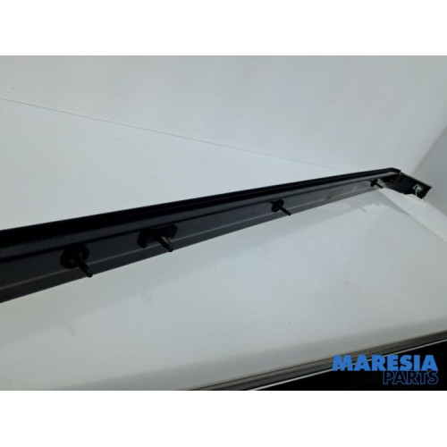 Renault - Trafic - Rail porte coulissante droite