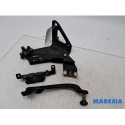 Renault - Trafic - Schuifdeurrol rechts