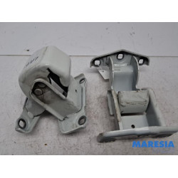 Renault - Trafic - Scharnier deur links-achter