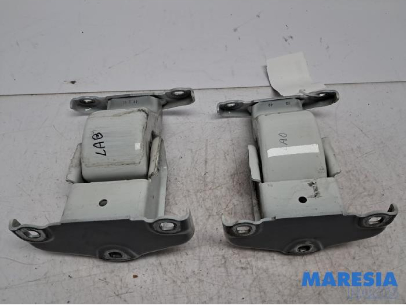 Renault - Trafic - Scharnier deur links-achter