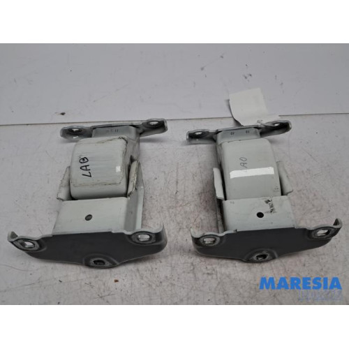 Renault - Trafic - Scharnier deur links-achter