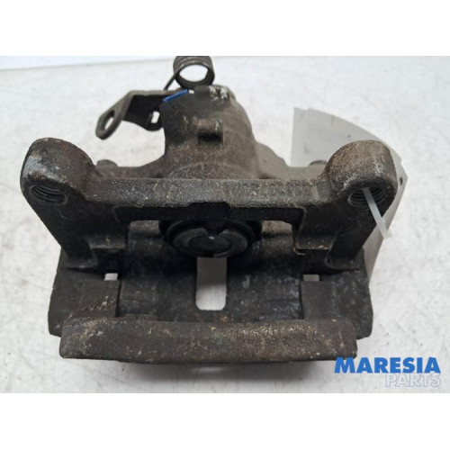 Renault - Trafic - Remklauw (Tang) links-achter