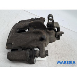 Renault - Trafic - Remklauw (Tang) rechts-achter