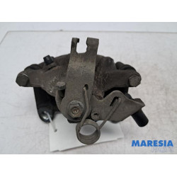 Renault - Trafic - Remklauw (Tang) rechts-achter