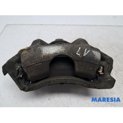 Renault - Trafic - Remklauw (Tang) links-voor