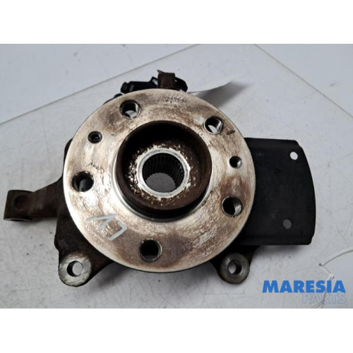 Renault - Trafic - Knuckle, front left