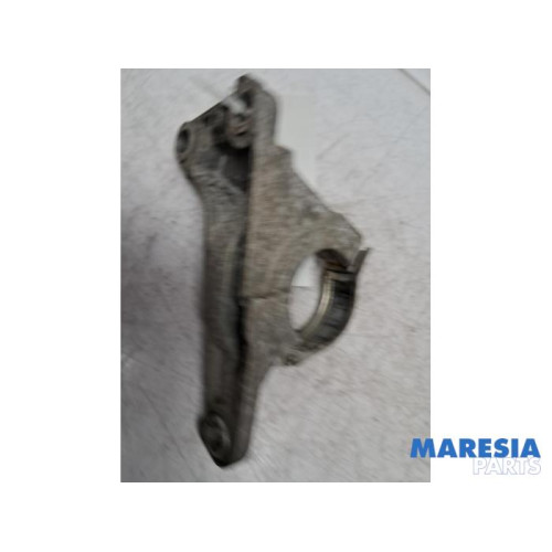 Renault - Trafic - Motorsteun