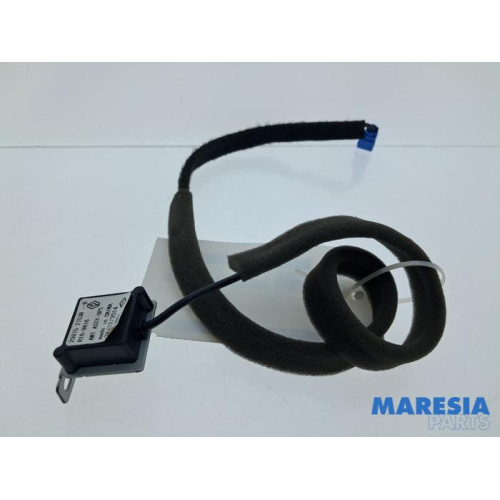 Renault - Captur - GPS Antenne