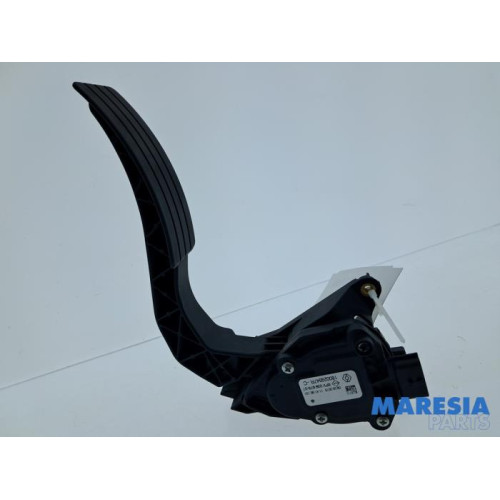 Renault - Captur - Gaspedal