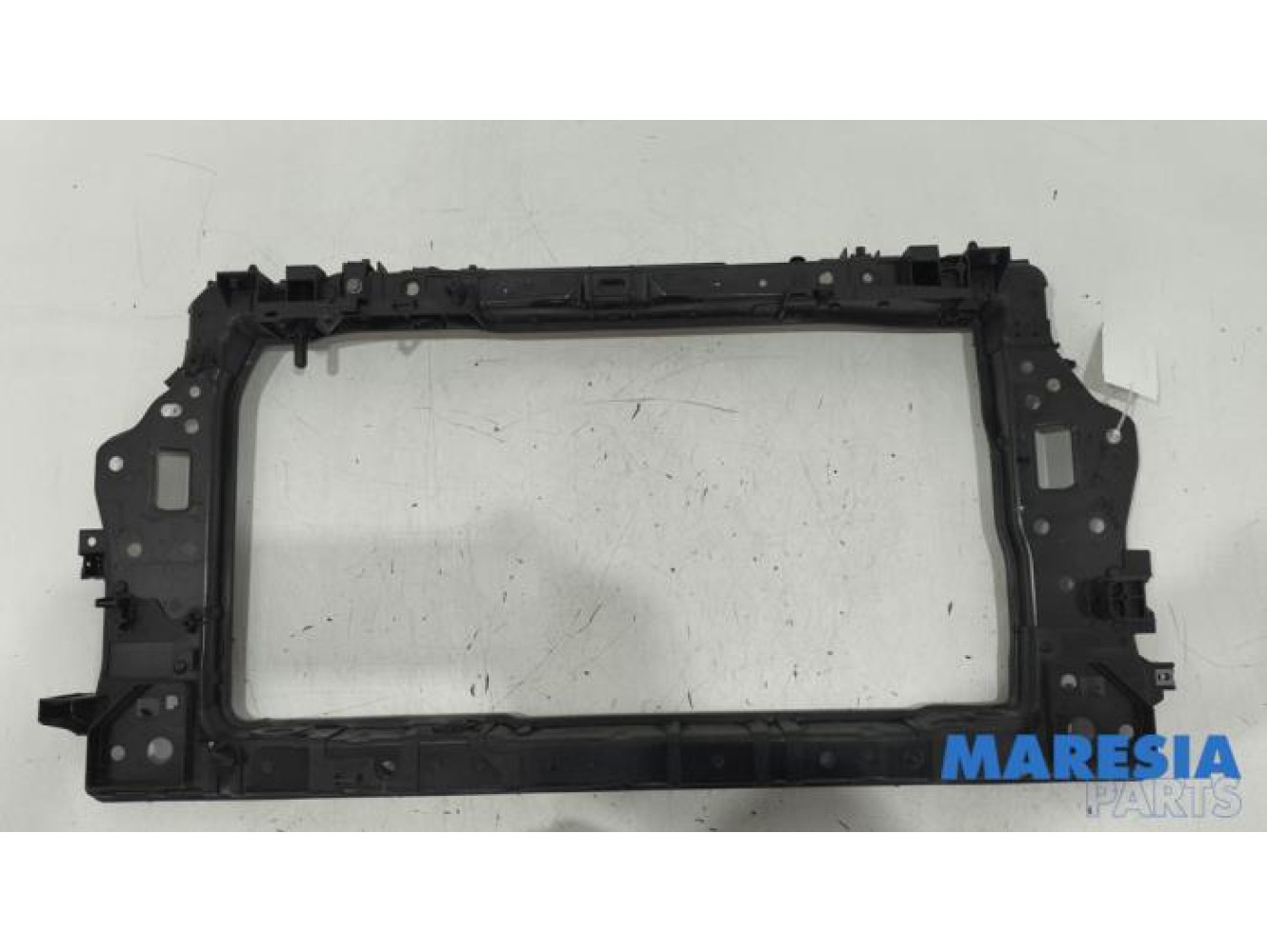 Renault - Arkana - Vorderwand