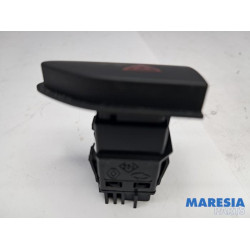 Renault - Captur - Brake light switch