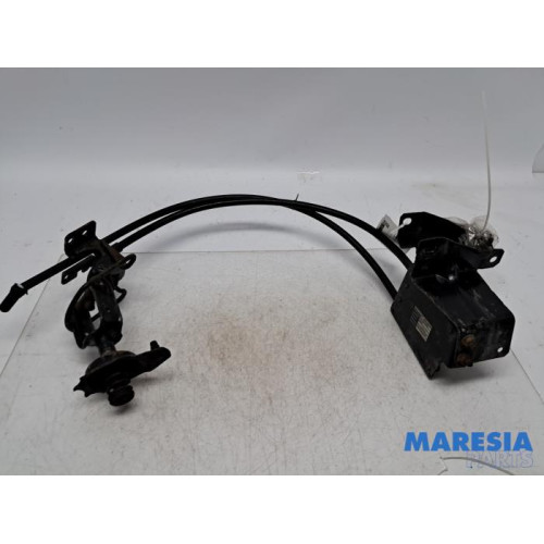 Peugeot - Boxer - Spare wheel lift mechanism