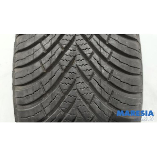 Renault - Twingo - Pneu