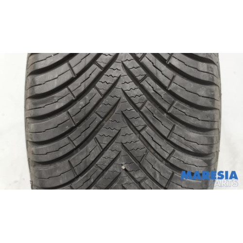 Renault - Twingo - Pneu