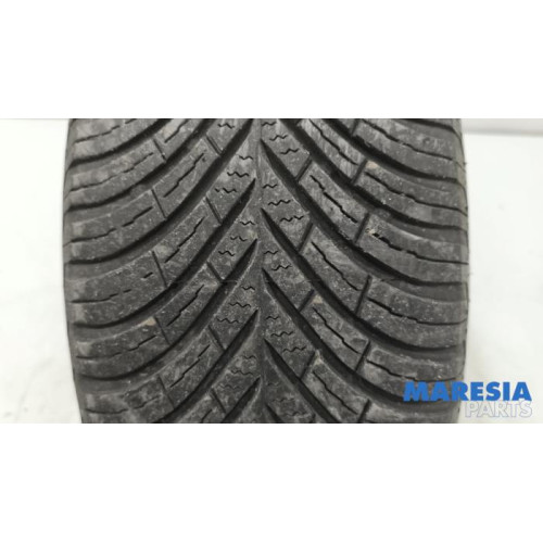 Peugeot - 308 - Tyre