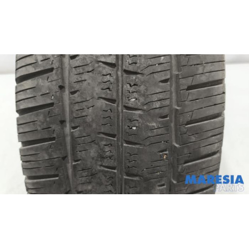 Renault - Trafic - Pneu