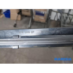 Citroen - C4 Grand Picasso - Front wiper arm