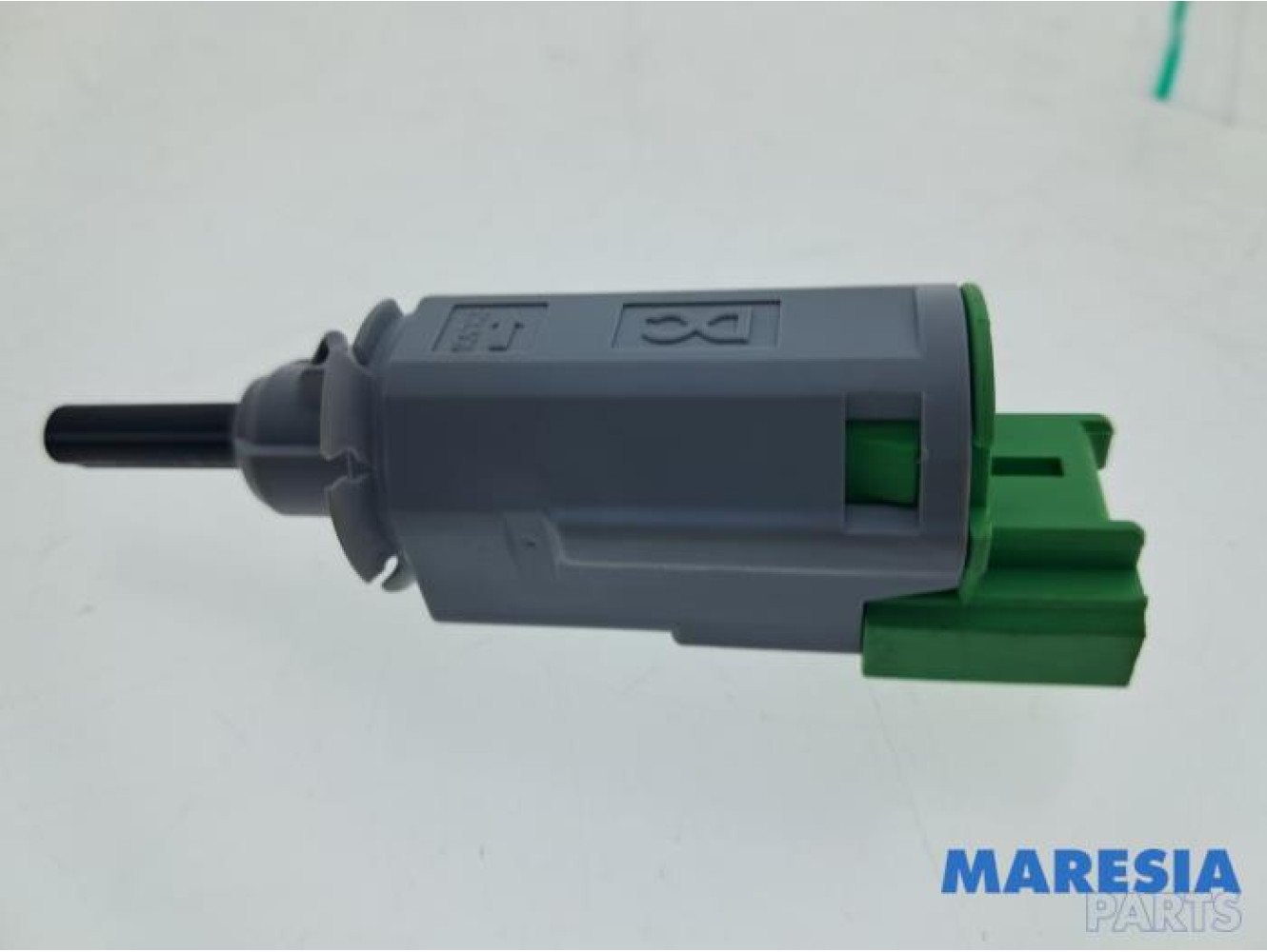Renault - Twingo - Brake light switch