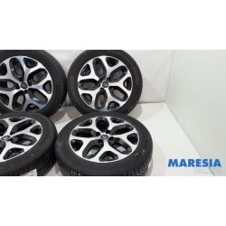 Renault - Captur - Sportvelgenset + banden