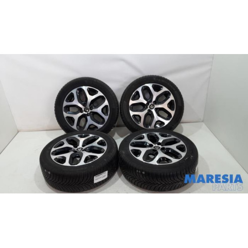 Renault - Captur - Sportfelgensatz + Reifen