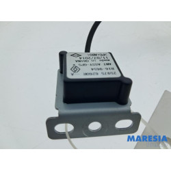 Renault - Twingo - GPS Antenne