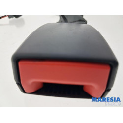 Renault - Twingo - Insertion ceinture de sécurité arrière gauche