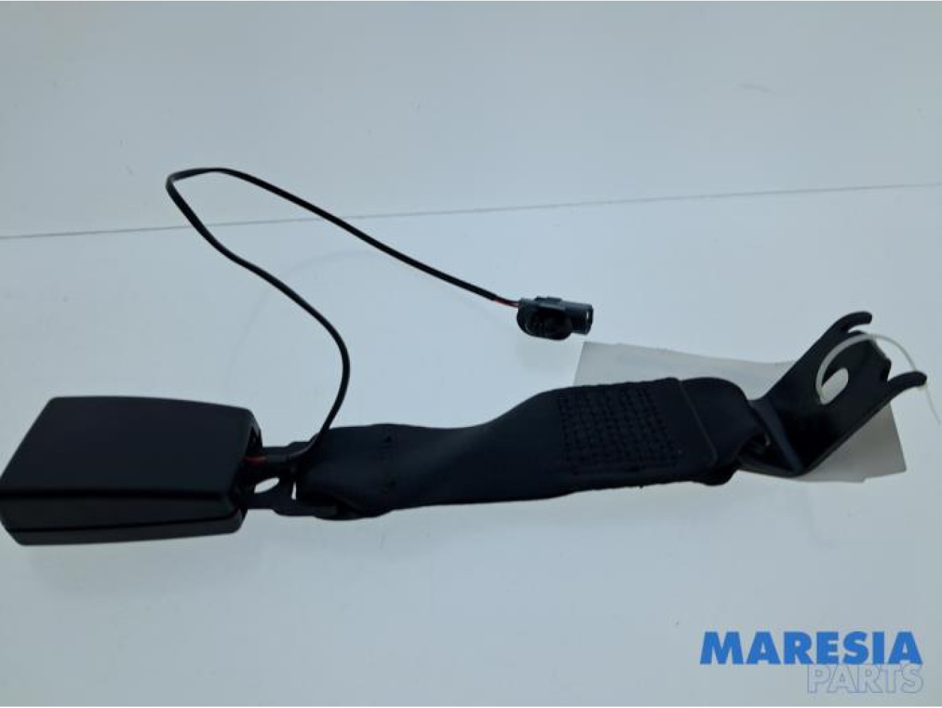 Renault - Twingo - Insertion ceinture de sécurité arrière gauche