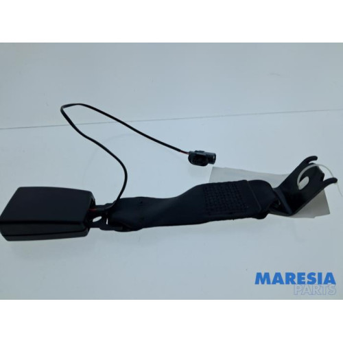 Renault - Twingo - Insertion ceinture de sécurité arrière gauche