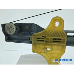 Renault - Twingo - Mécanique vitre 4portes avant gauche