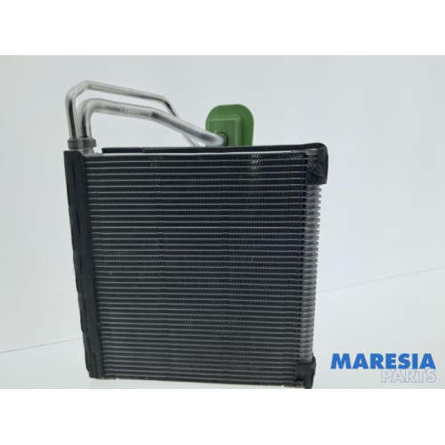 Renault - Trafic - Heizung Kühler