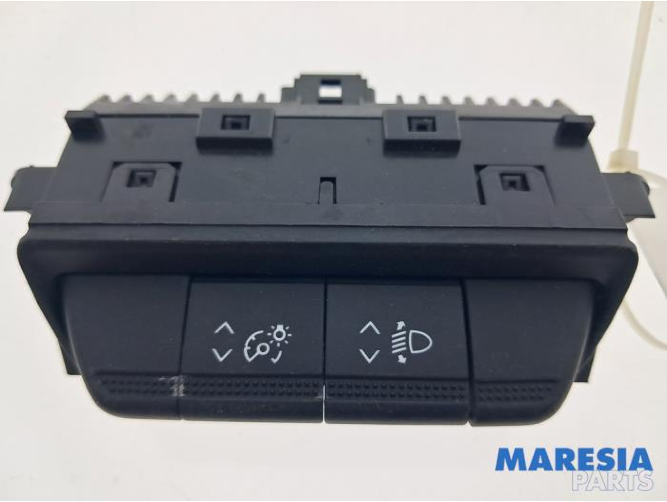 Renault - Trafic - AIH headlight switch