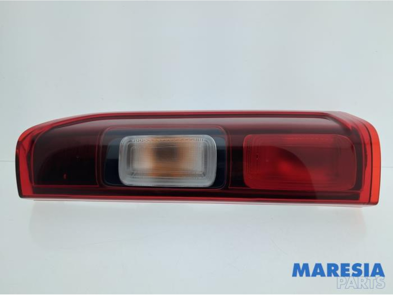 Renault - Trafic - Feu arrière droit