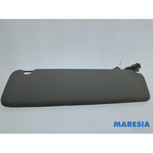 Renault - Trafic - Sonnenblende