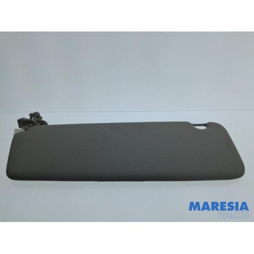 Renault - Trafic - Sonnenblende