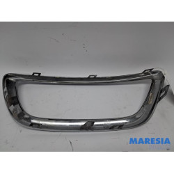 Renault - Captur - Cadre de calandre