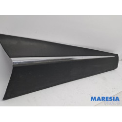 Renault - Captur - Cadre portière