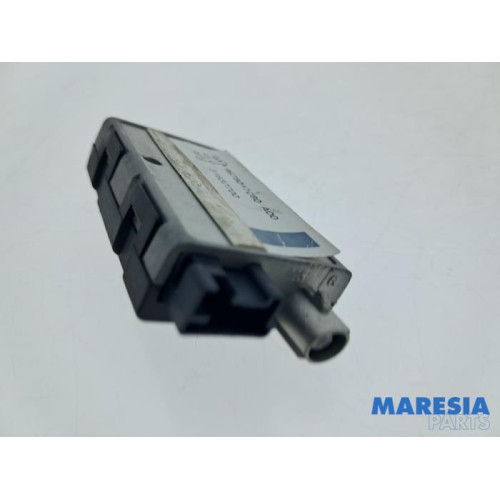 Peugeot - 308 - Antenne Versterker