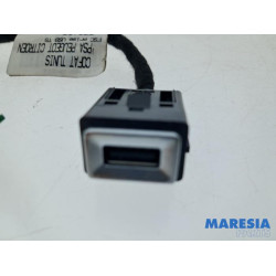 Peugeot - 308 - AUX/USB aansluiting