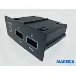 Renault - Arkana - AUX / USB connection