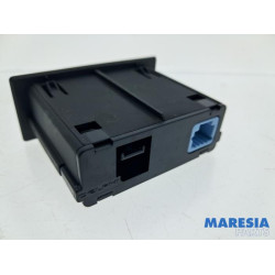 Renault - Arkana - AUX / USB connection