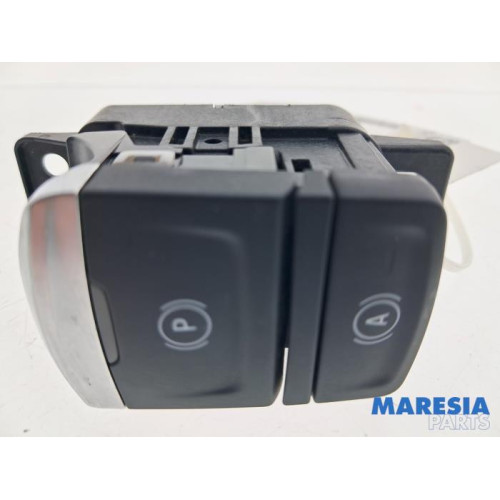 Renault - Arkana - Parking brake switch