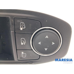 Renault - Arkana - Multi-functional window switch