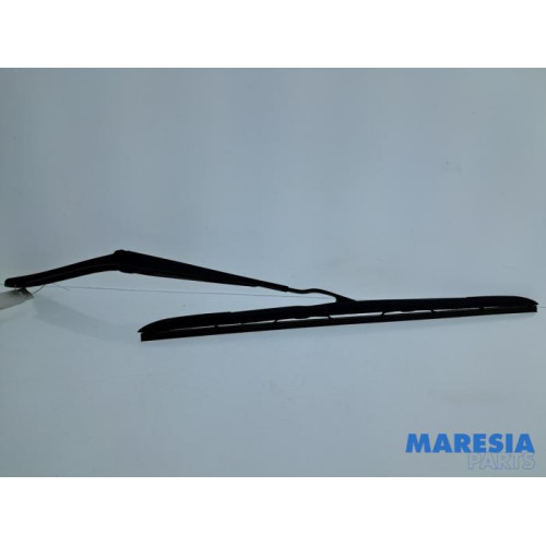 Renault - Arkana - Front wiper arm