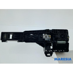 Renault - Arkana - Front door handle 4-door, right