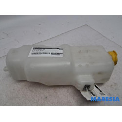 Renault - Twingo - Front windscreen washer reservoir