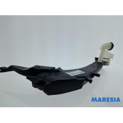 Peugeot - 308 - Front windscreen washer reservoir