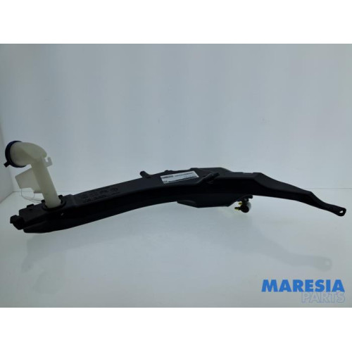 Peugeot - 308 - Front windscreen washer reservoir