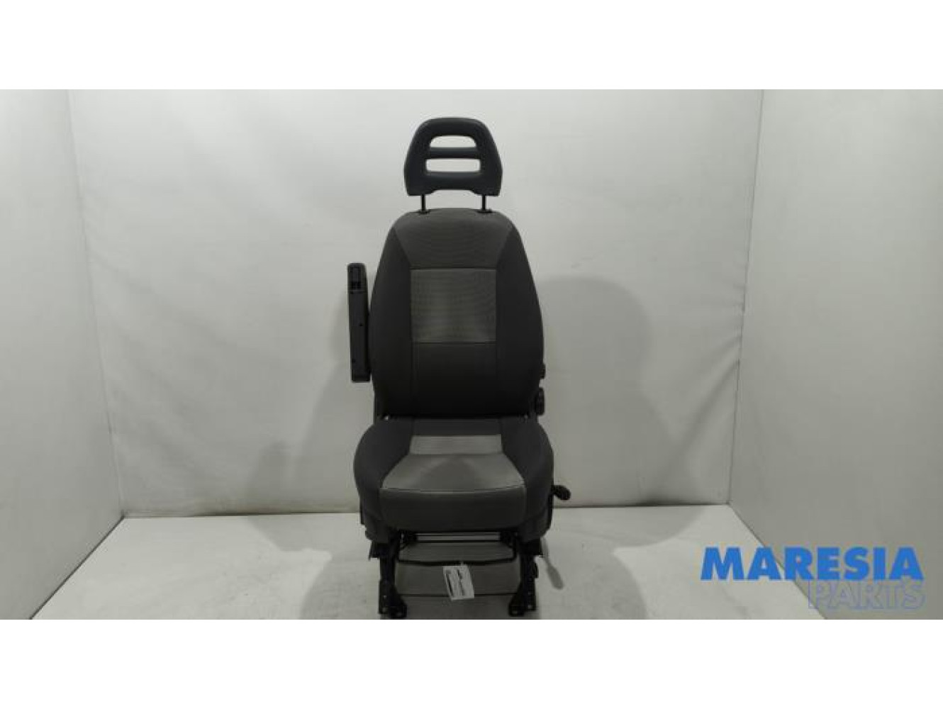 Fiat - Ducato - Seat, left